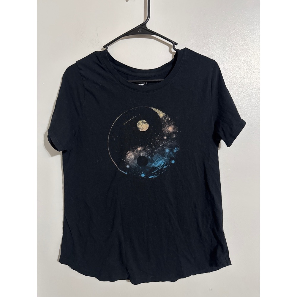 Old Navy Everywear Womens Black Celestial Yin Yang Galaxy Graphic T-Shirt M Tall